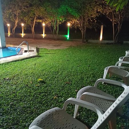Queen'S Tower Grand Kurunegala Dış mekan fotoğraf