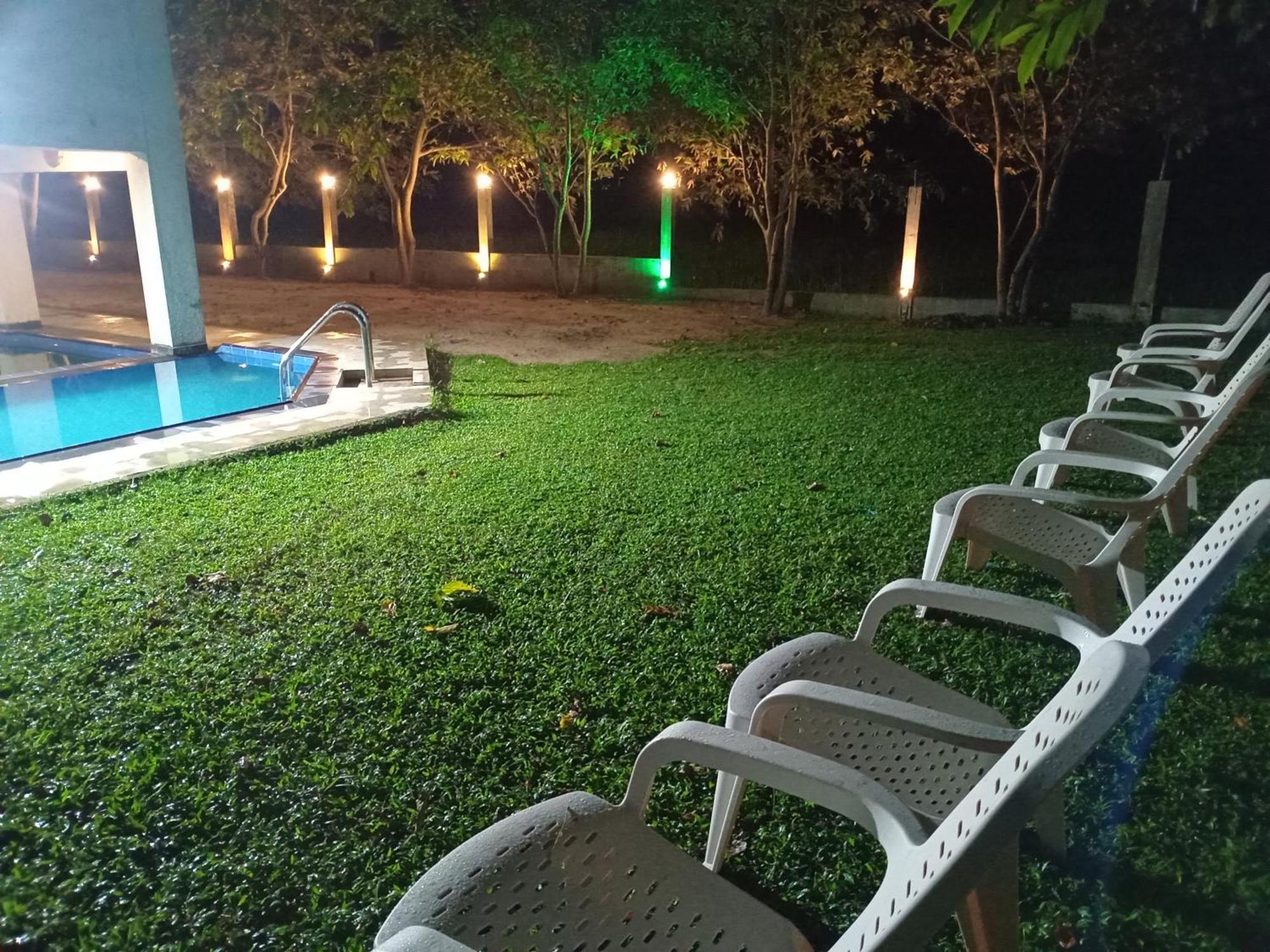 Queen'S Tower Grand Kurunegala Dış mekan fotoğraf